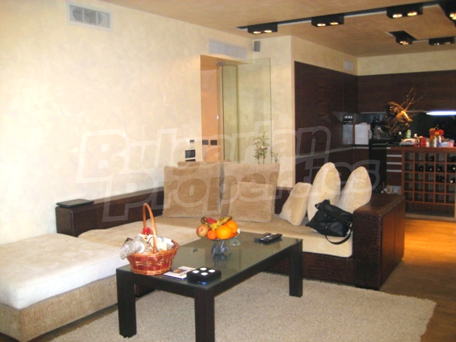 Gallery Picture 4