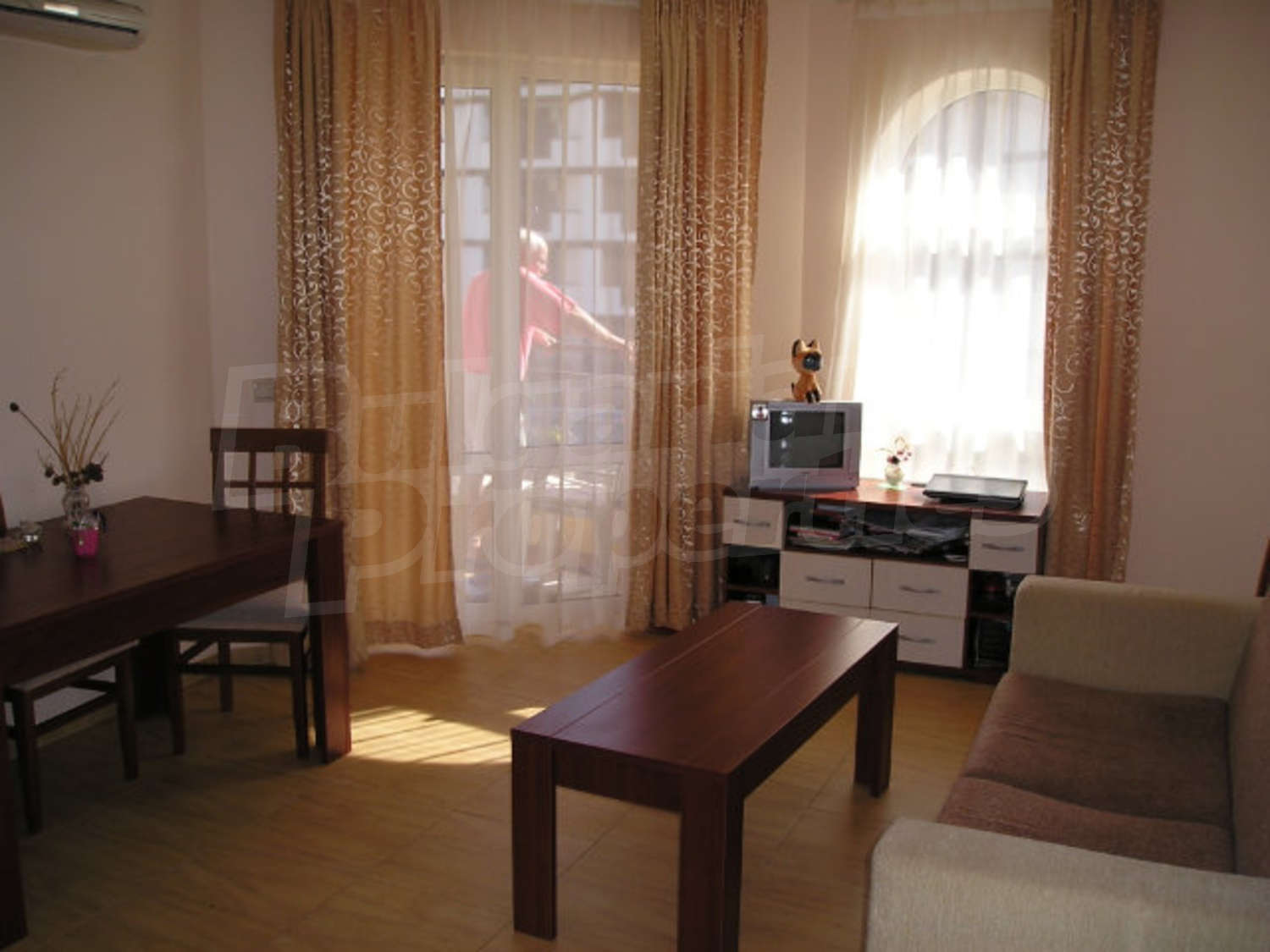Gallery Picture 12