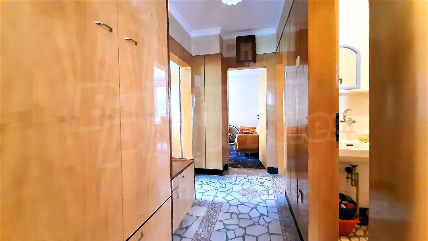 Gallery Picture 10