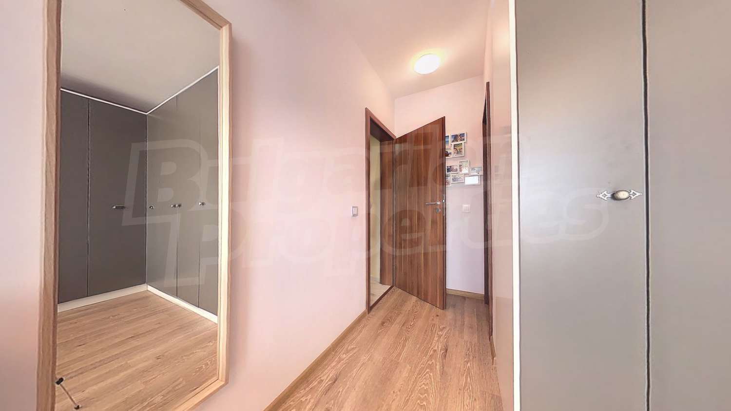 Gallery Picture 18