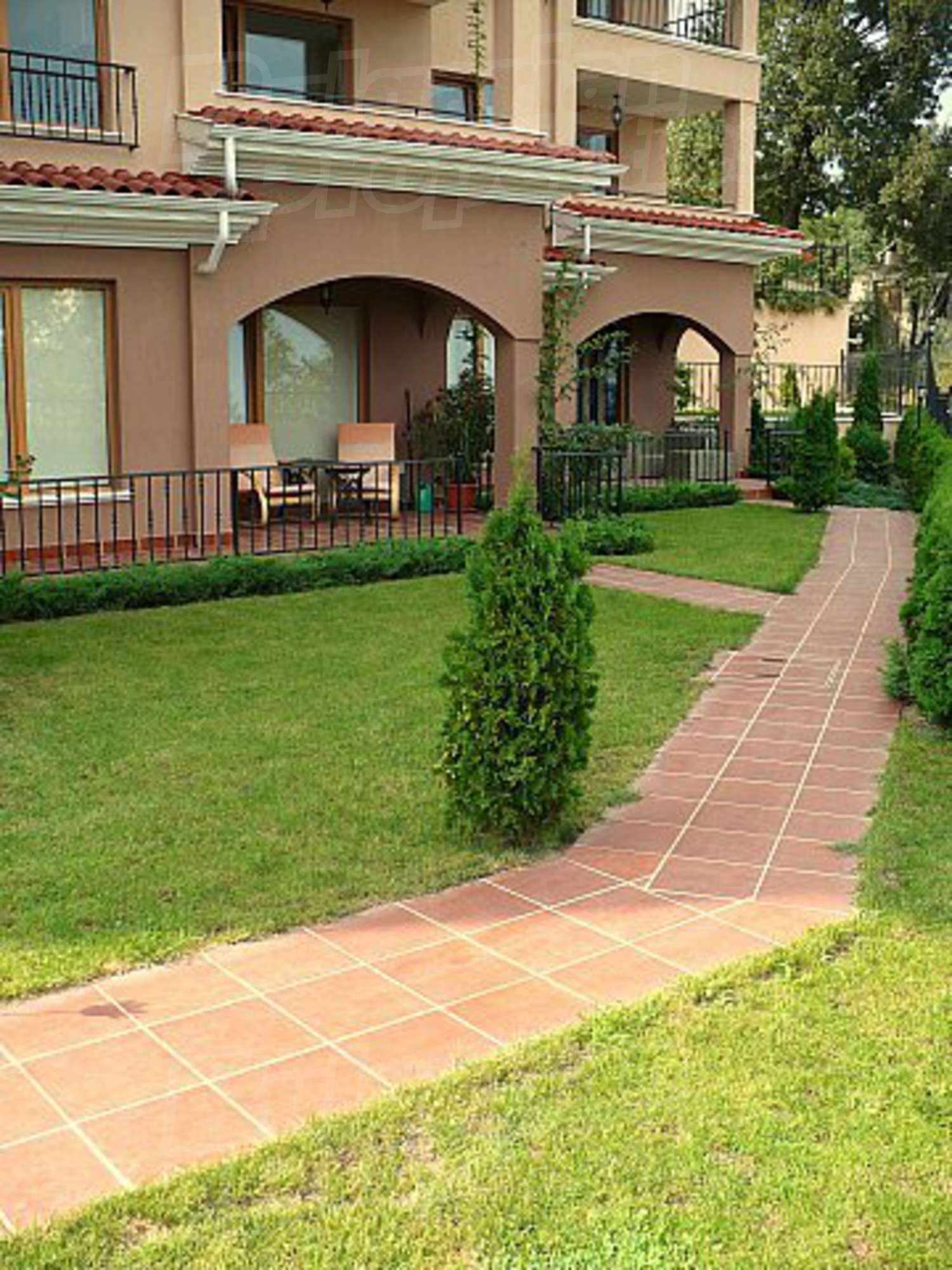 Gallery Picture 19