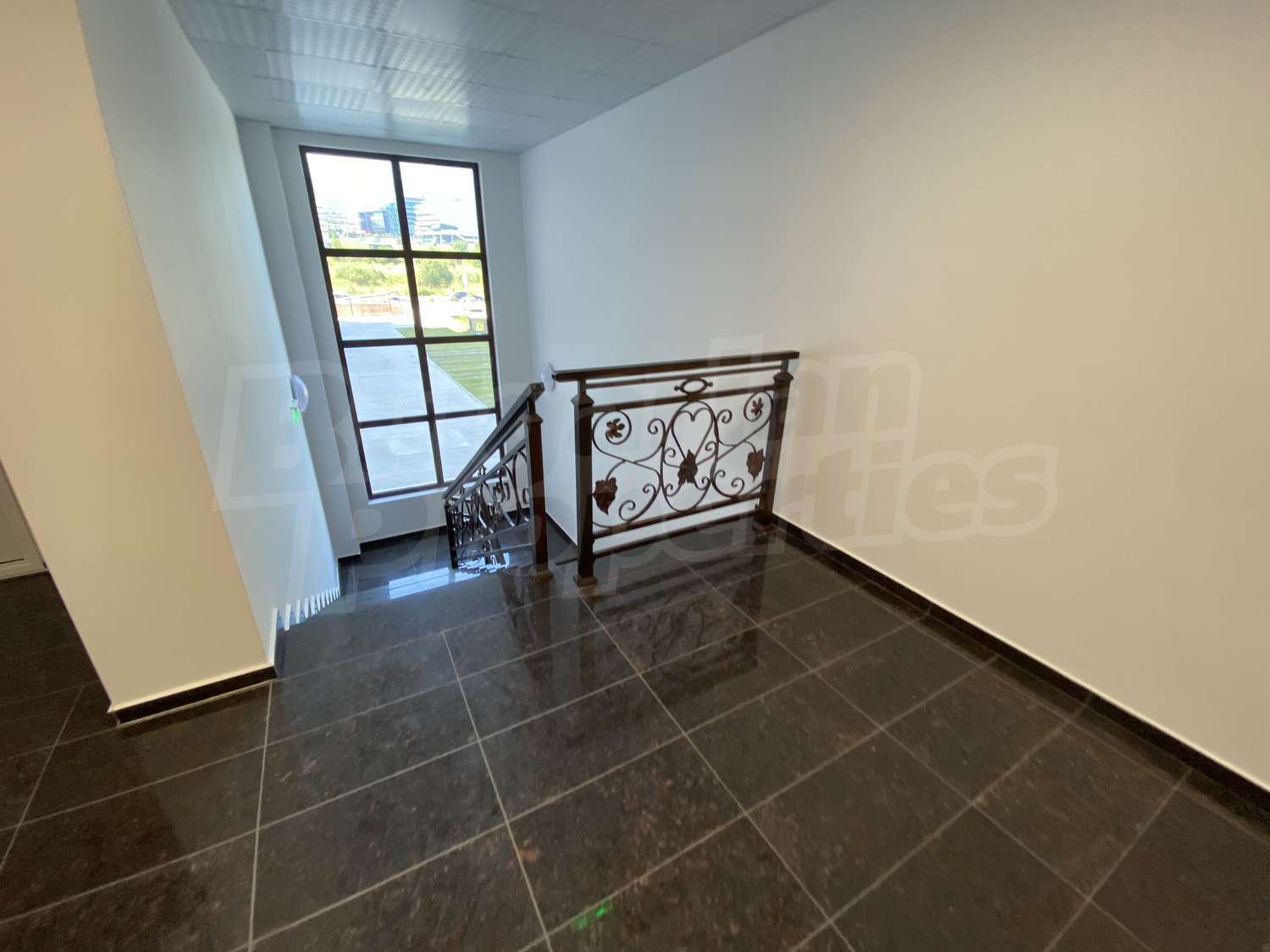 Gallery Picture 17