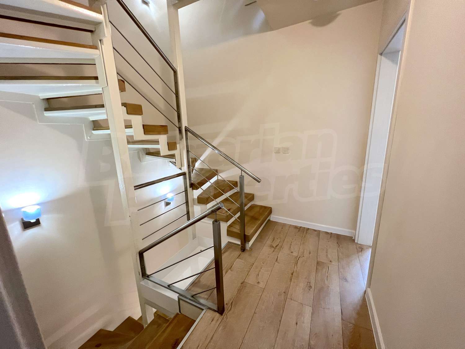 Gallery Picture 24