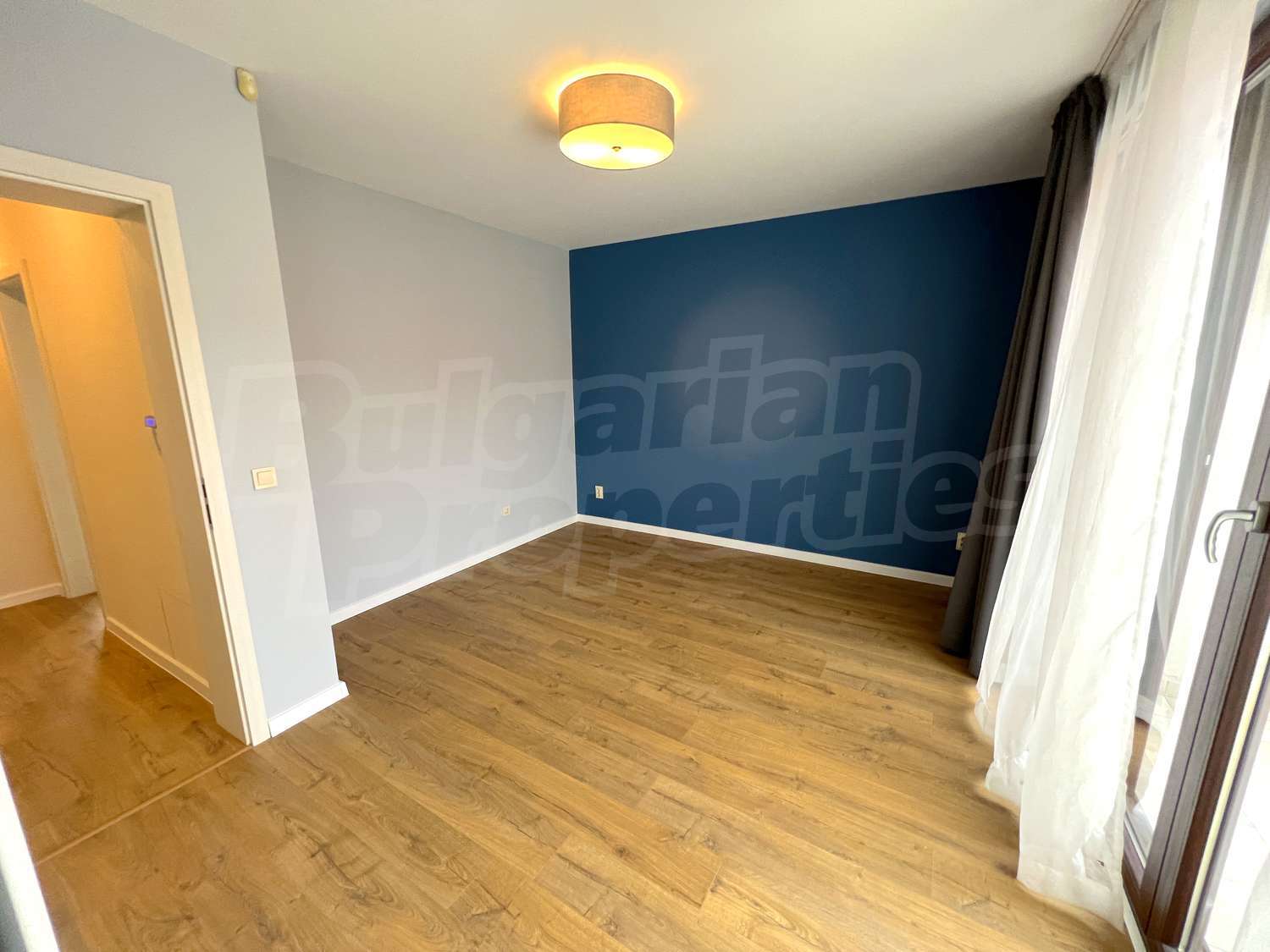 Gallery Picture 33
