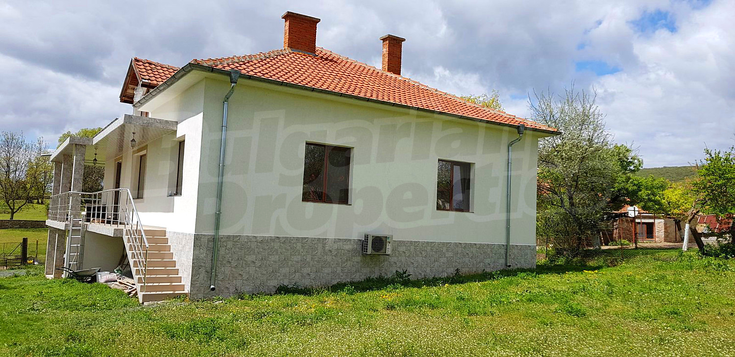 House for sale near Karnobat, Bulgaria. Excellent 3storey House Set 10