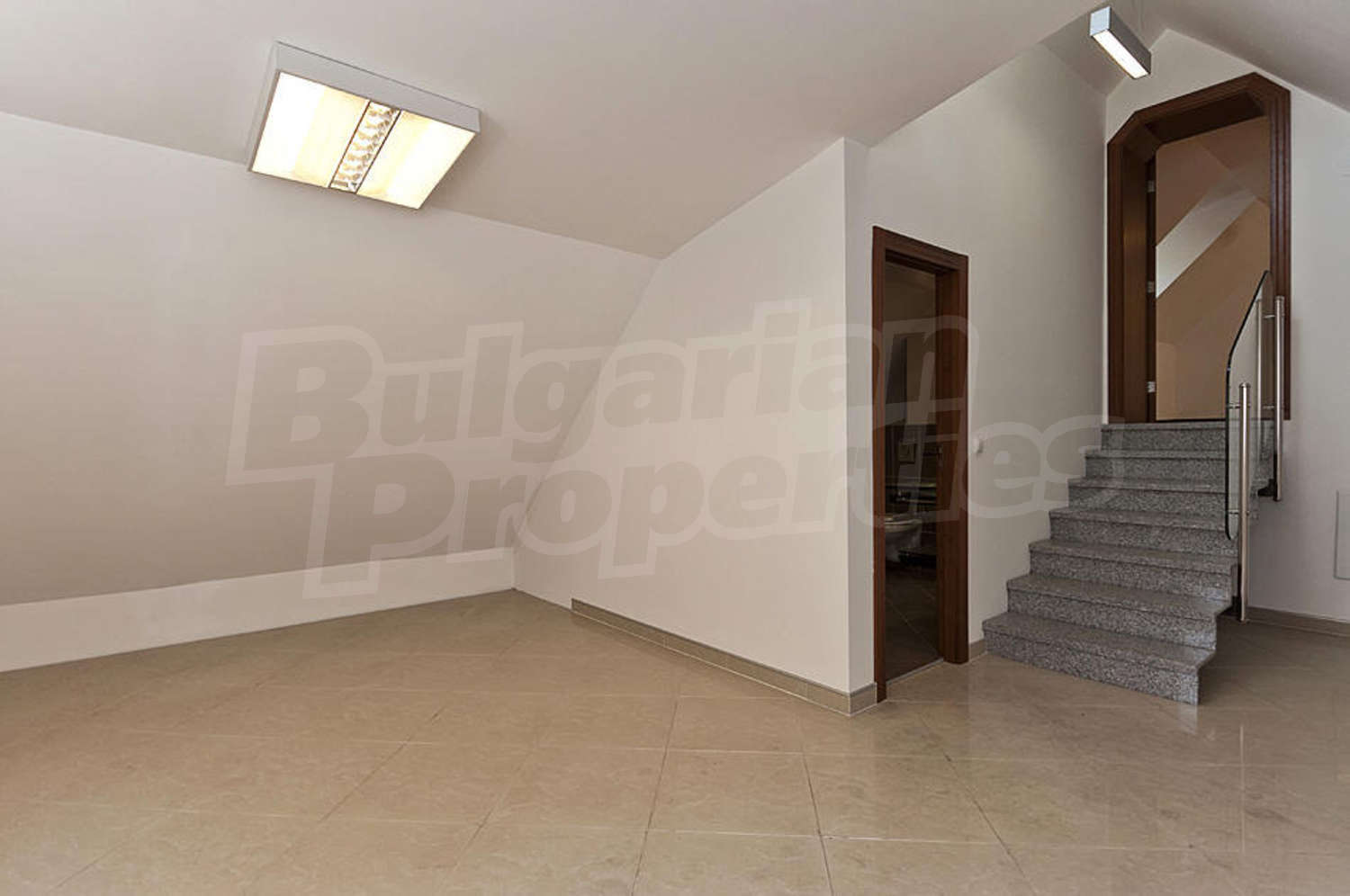 Gallery Picture 8