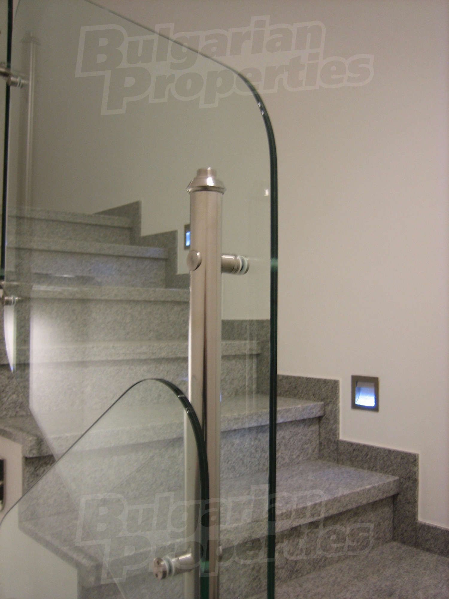 Gallery Picture 9