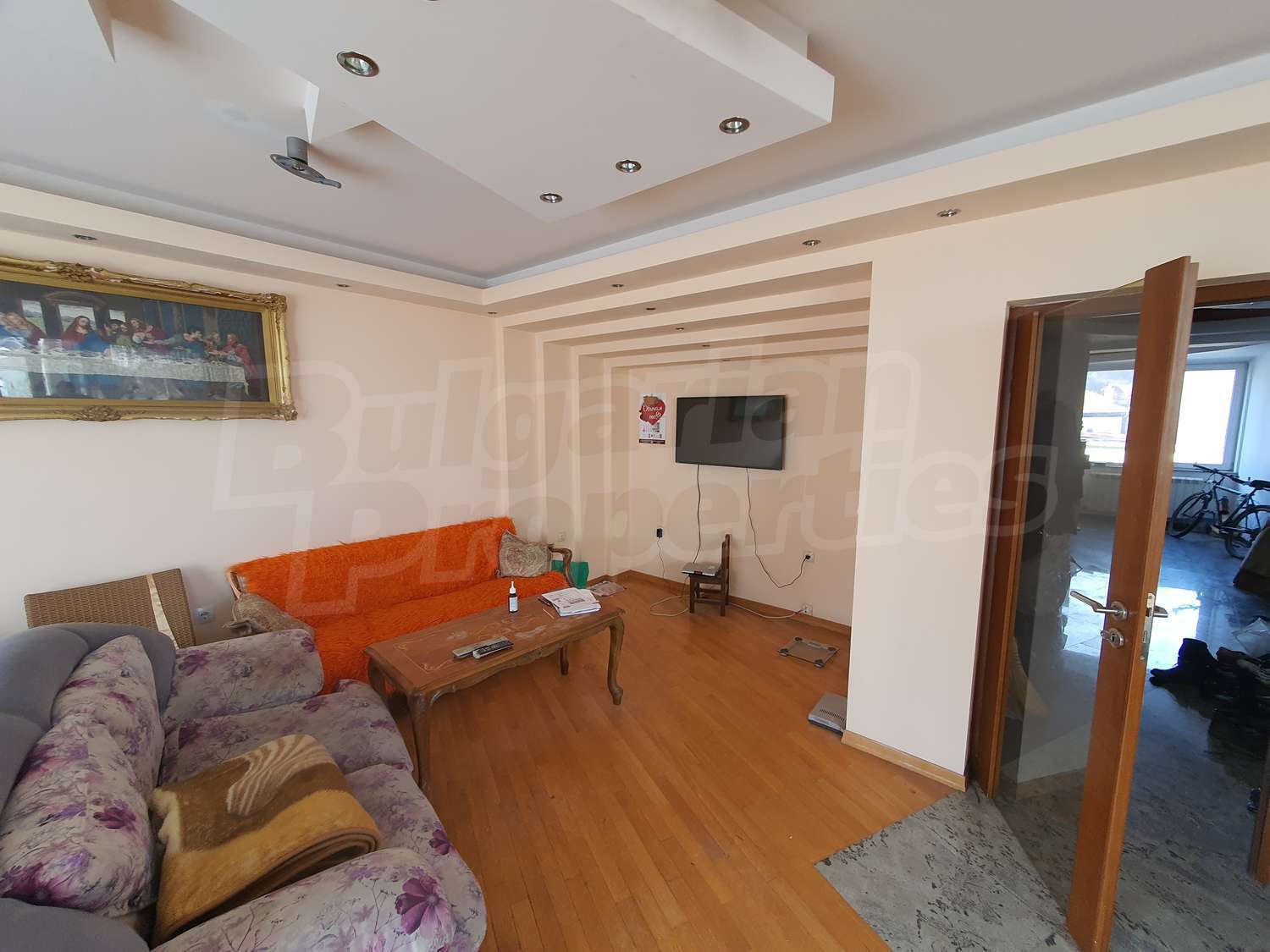 House for sale near Sofia, Bulgaria. Large house with restaurant and