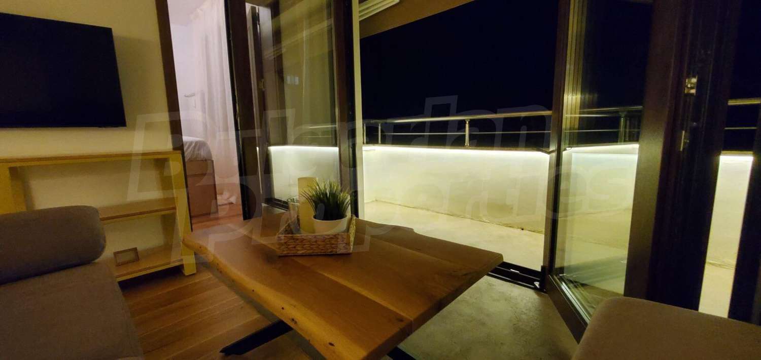 Gallery Picture 12