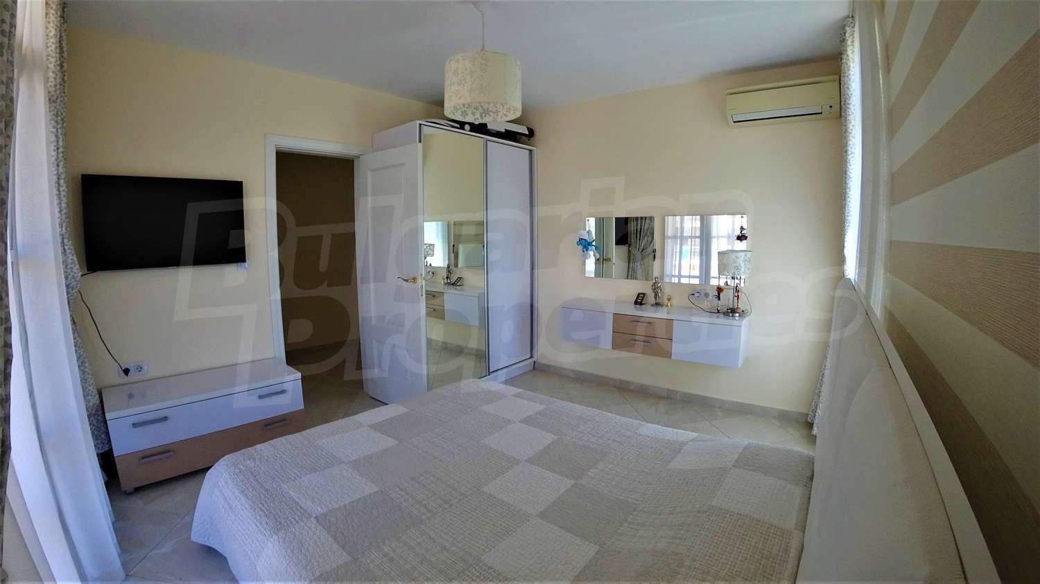 Gallery Picture 10