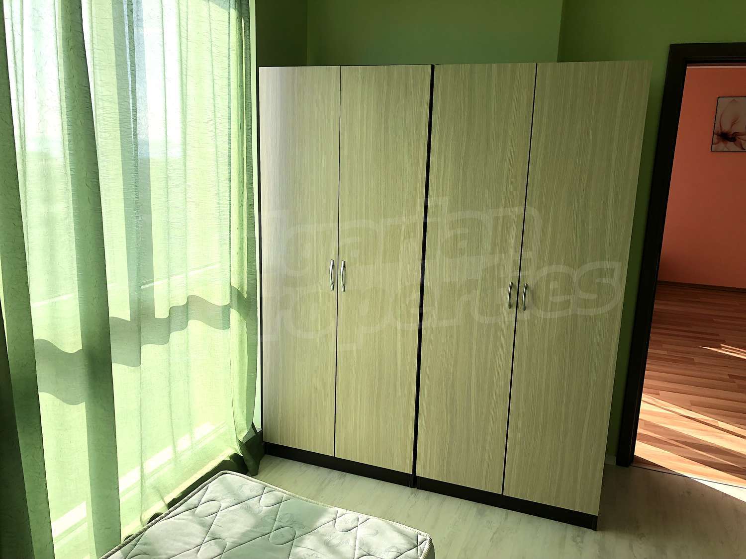 Gallery Picture 36