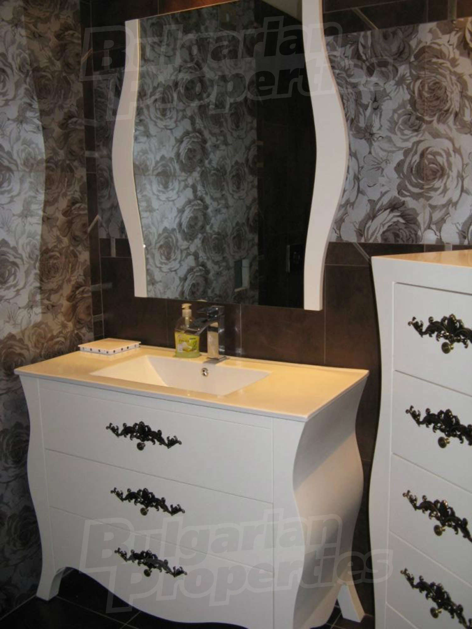 Gallery Picture 13