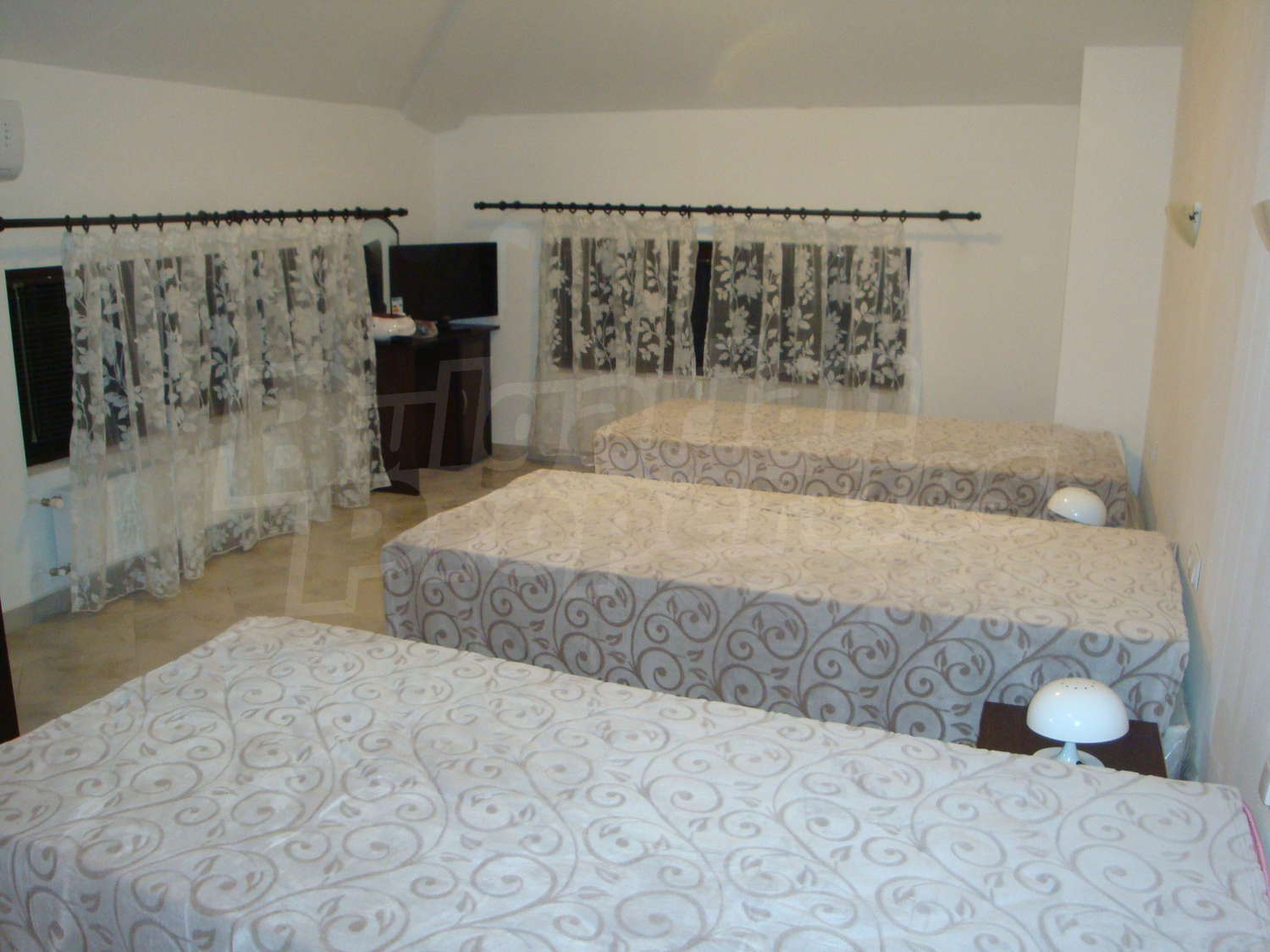 Gallery Picture 9