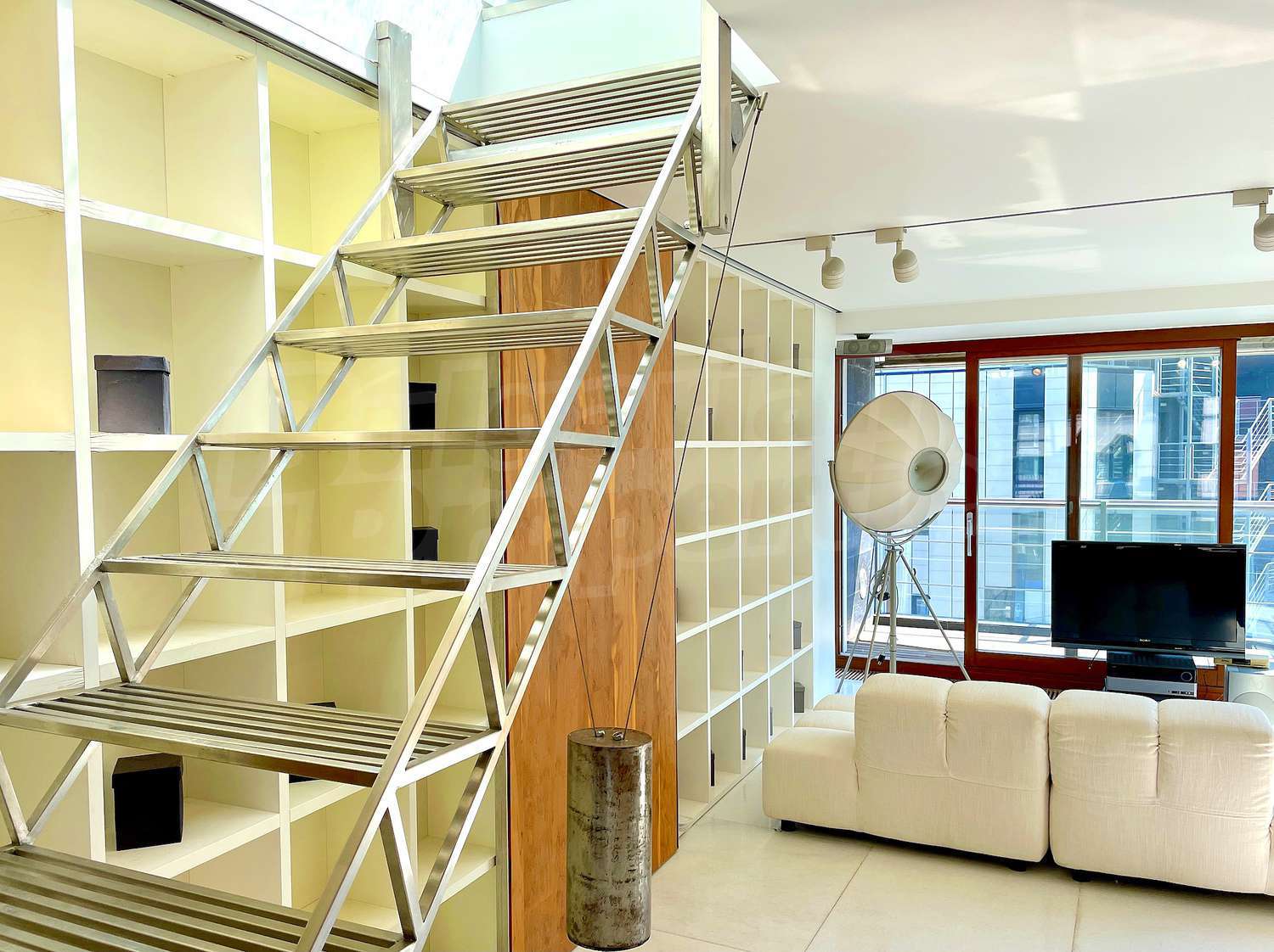 Gallery Picture 12