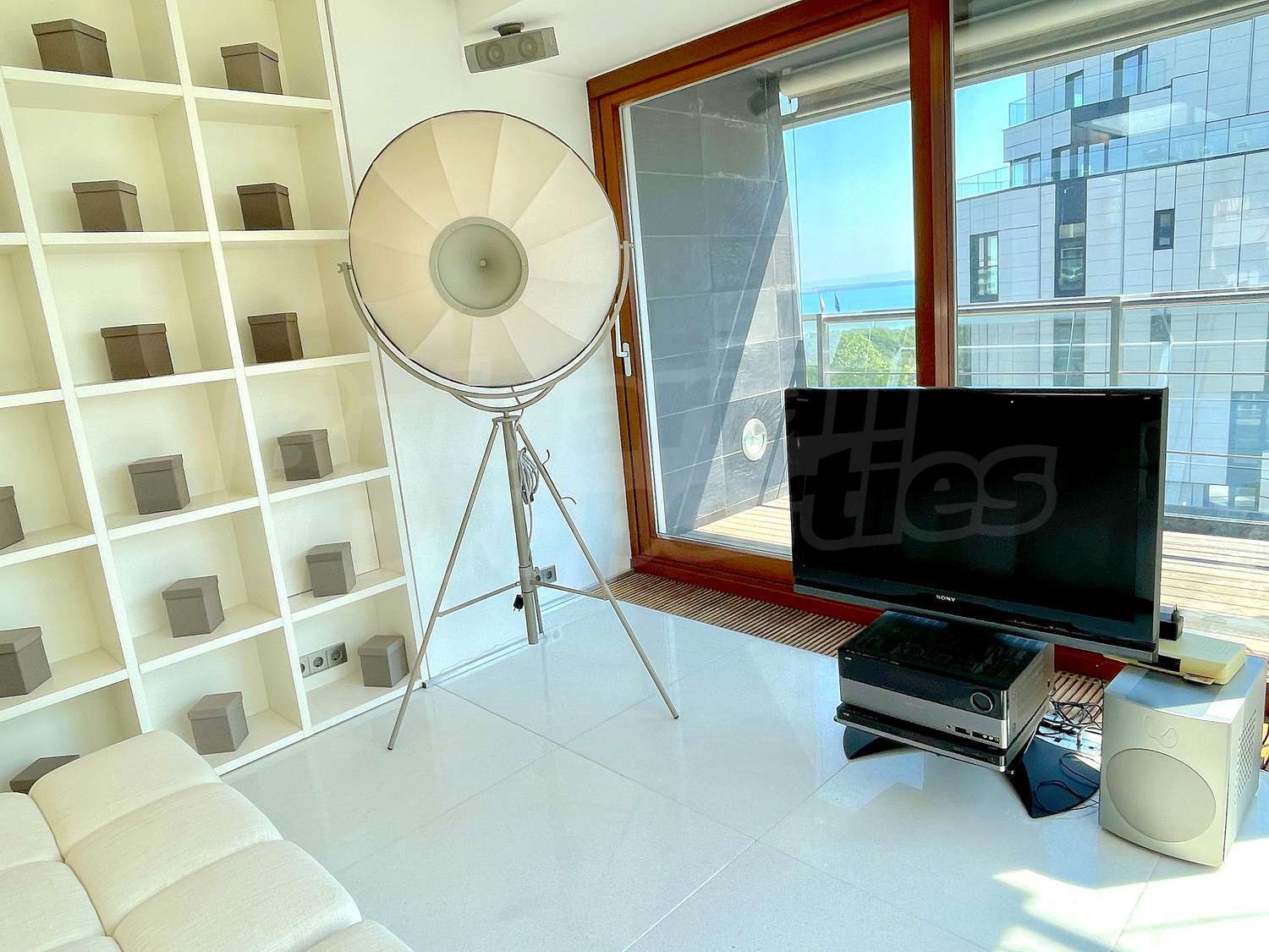 Gallery Picture 10