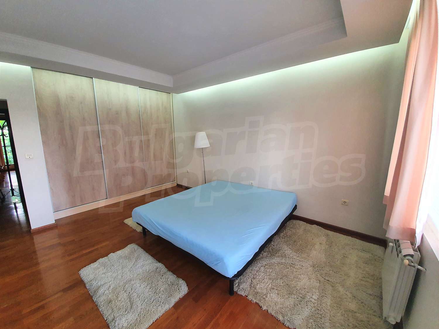 Gallery Picture 11