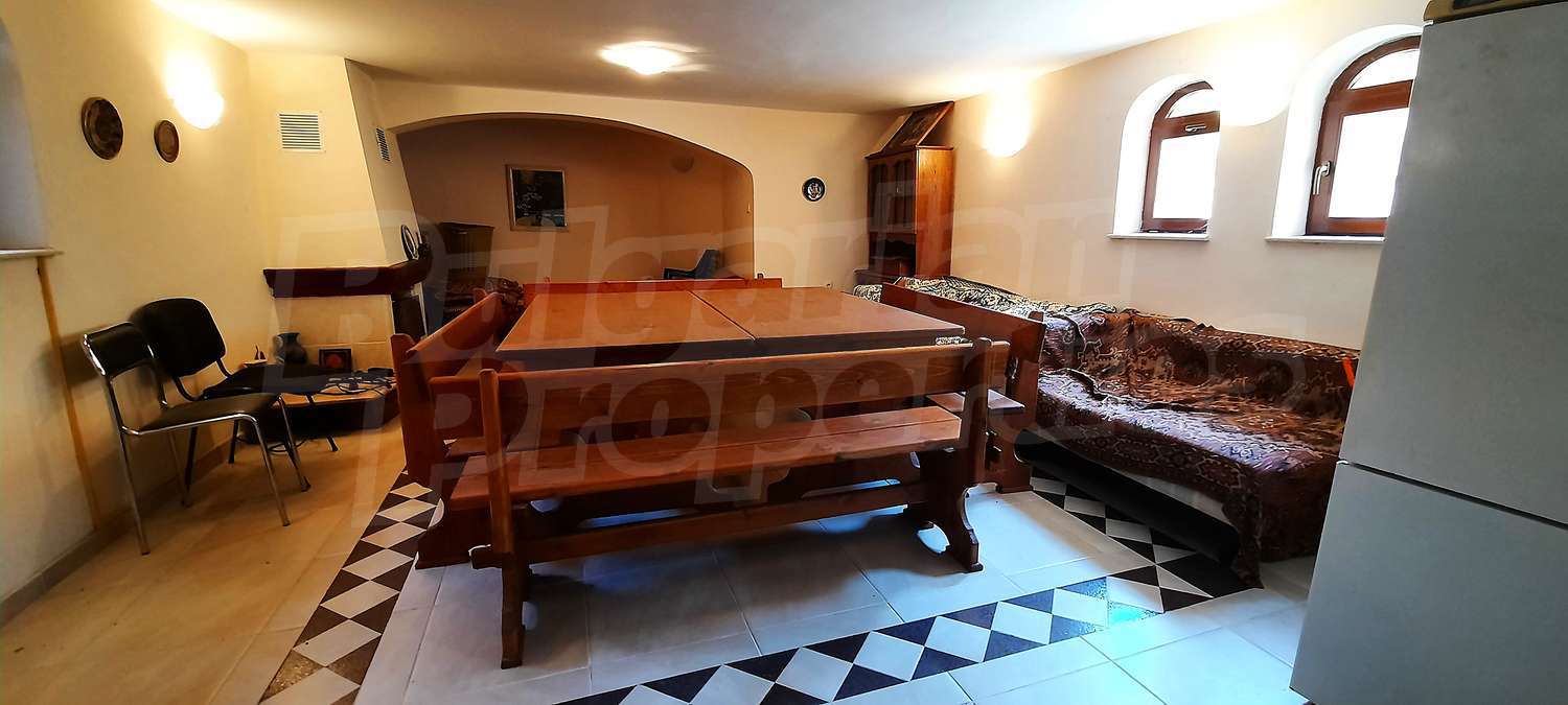Gallery Picture 11