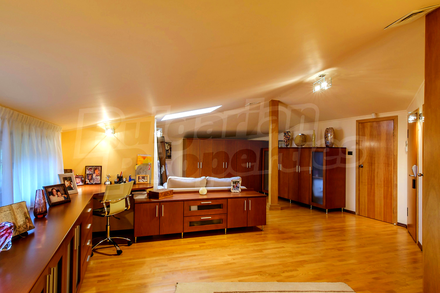 Gallery Picture 35