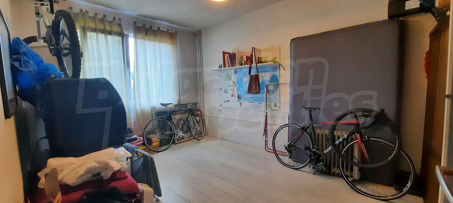 Gallery Picture 6