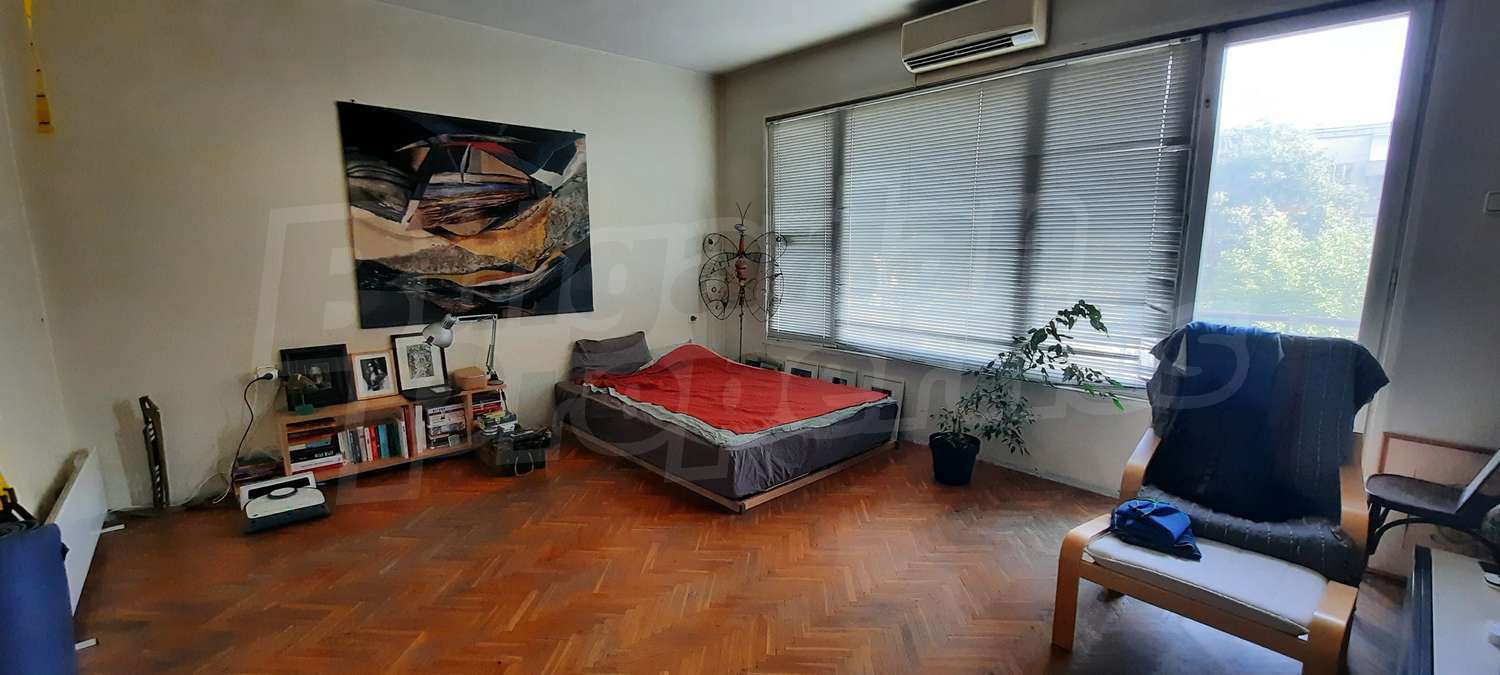 Gallery Picture 8