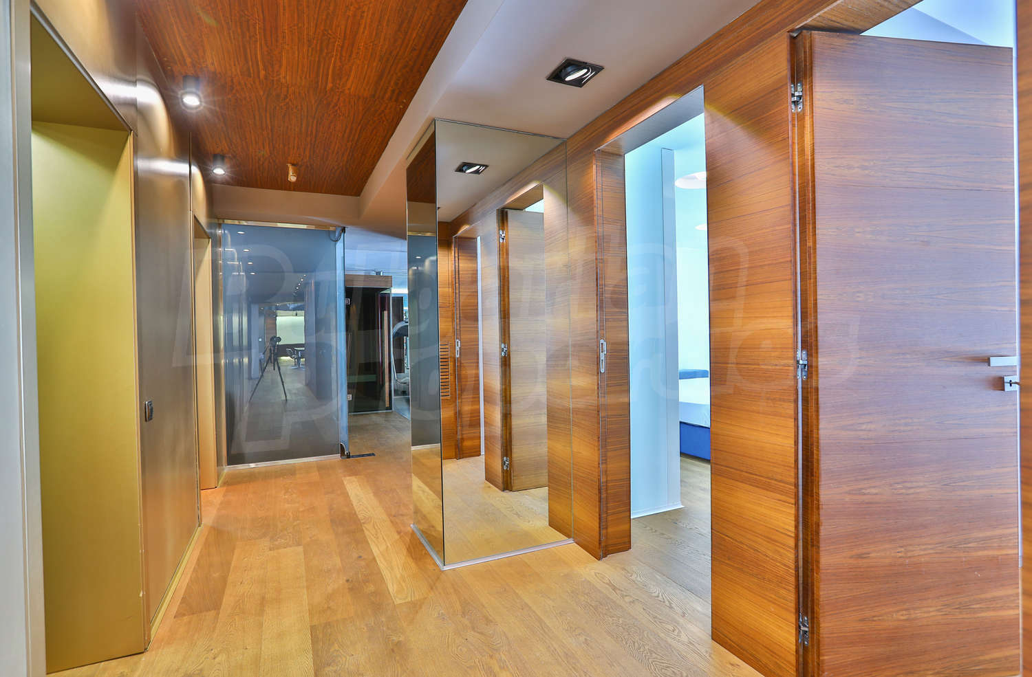 Gallery Picture 19