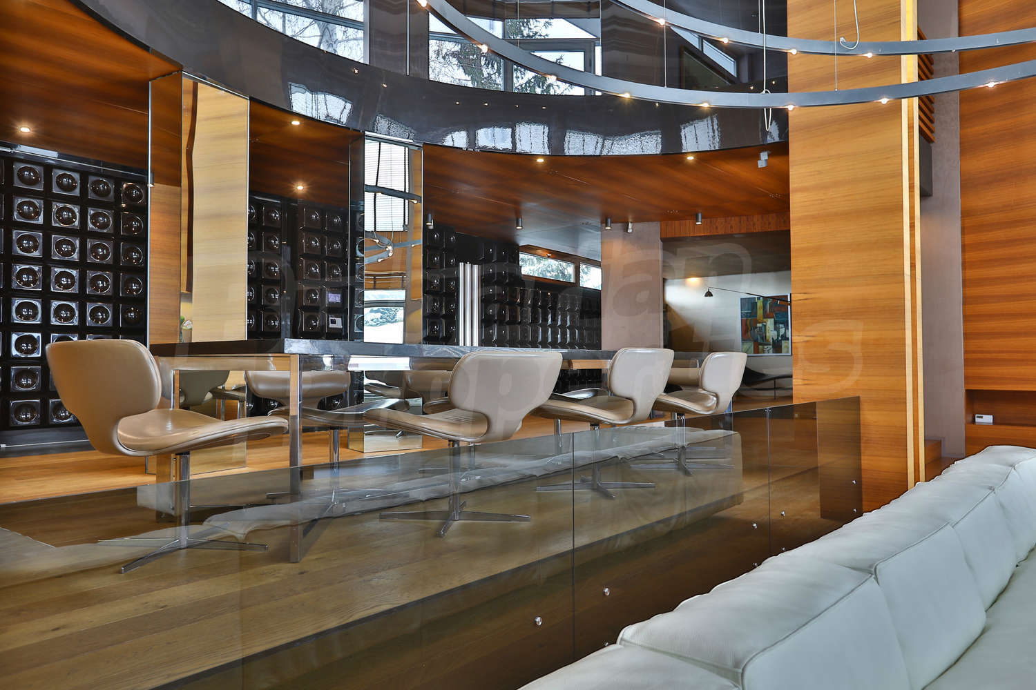 Gallery Picture 10