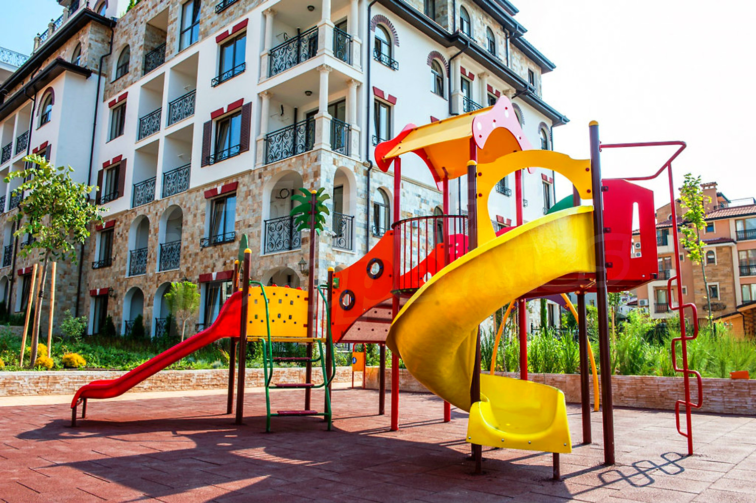 Artur complex in Sveti Vlas, Bulgaria elegant apartments in a gated community 100 m from the beach