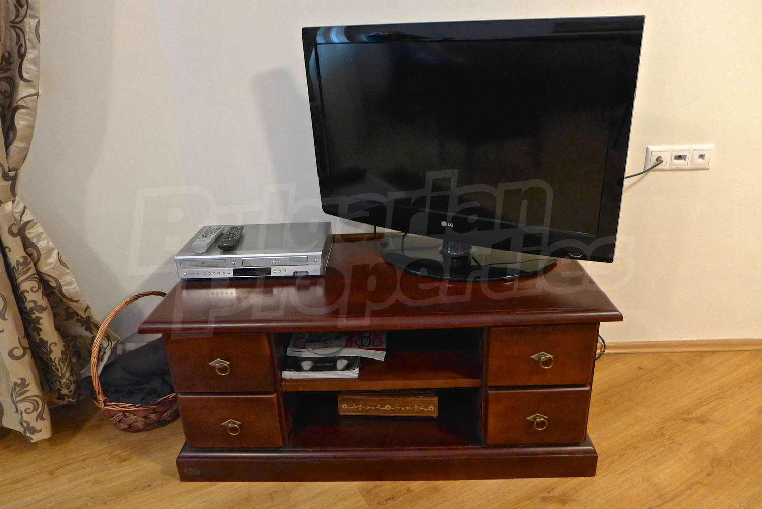 Gallery Picture 10