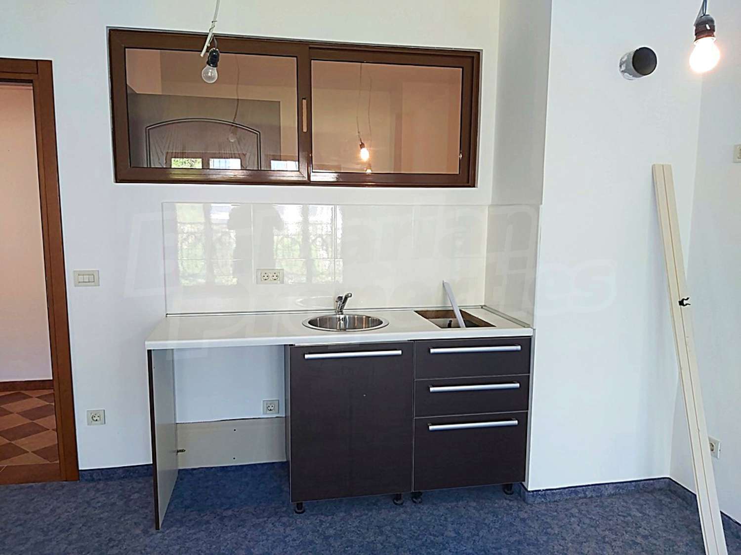 Gallery Picture 12