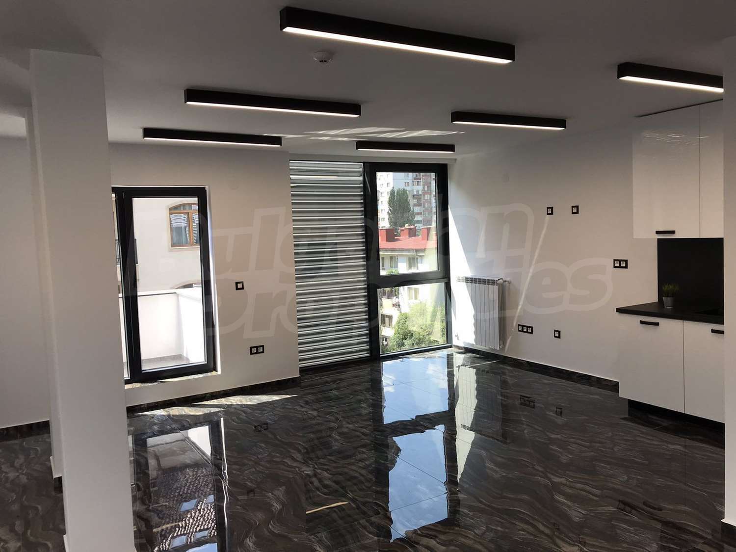 Gallery Picture 10