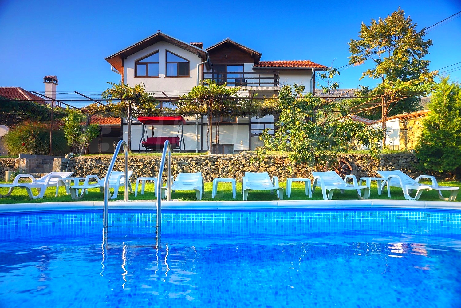House for sale near Stara Zagora, Bulgaria. Two houses with large garden and swimming pool at