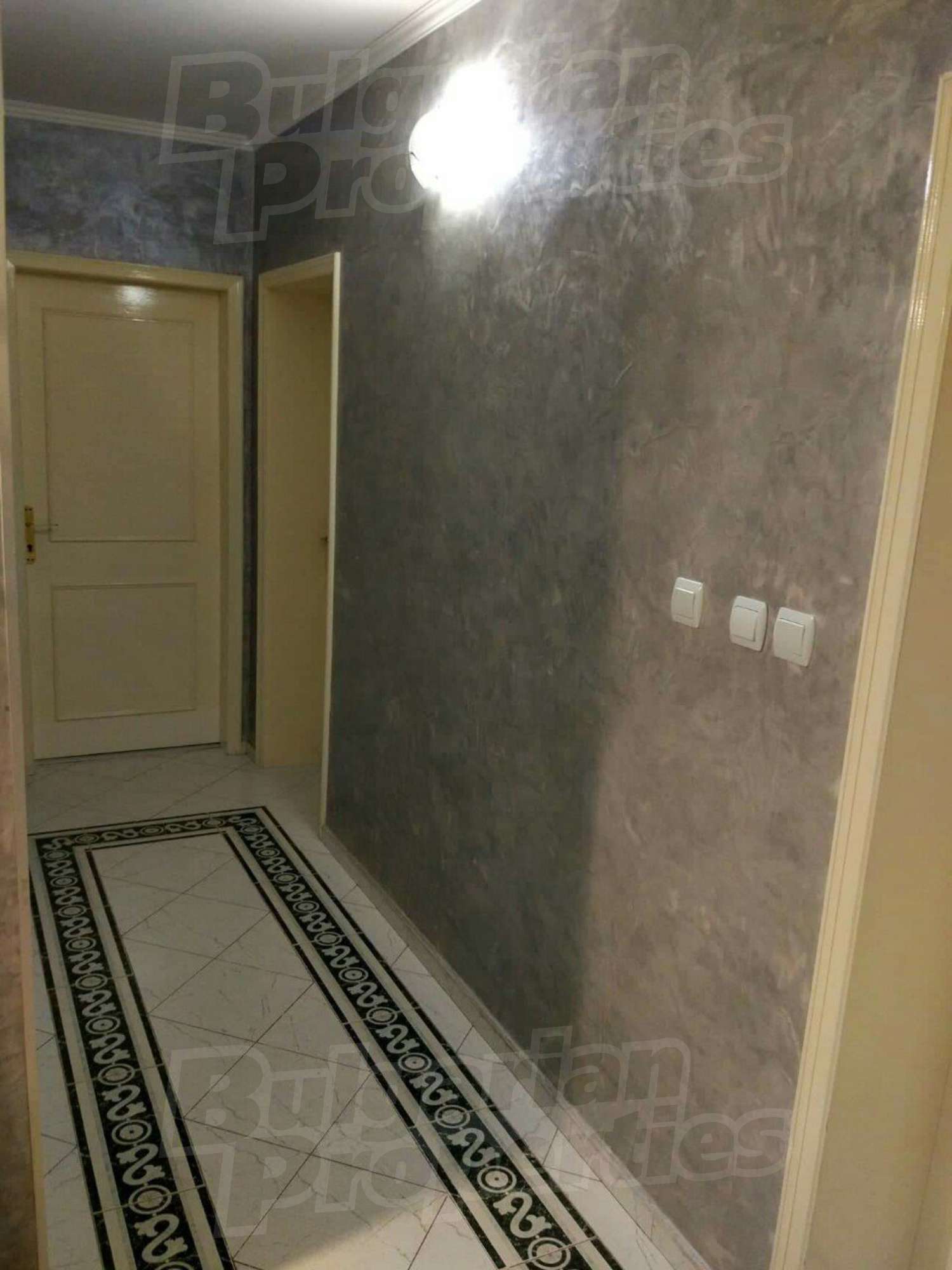 Gallery Picture 15