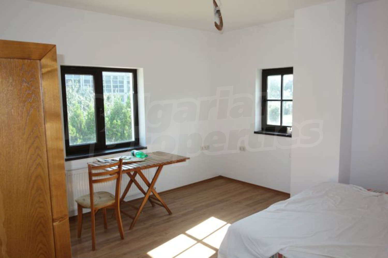 Gallery Picture 9