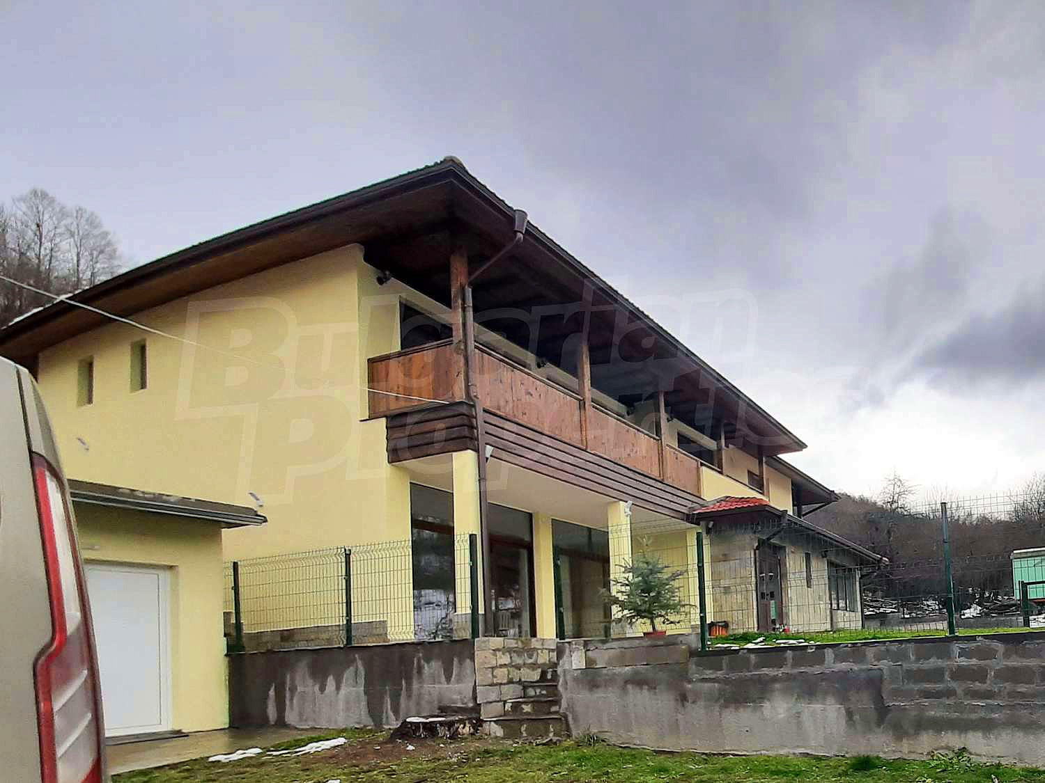 Gallery Picture 33