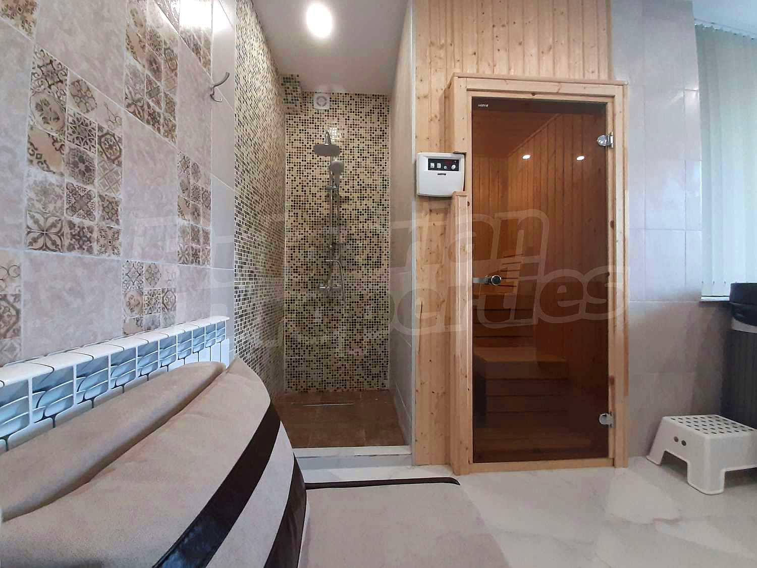 Gallery Picture 9
