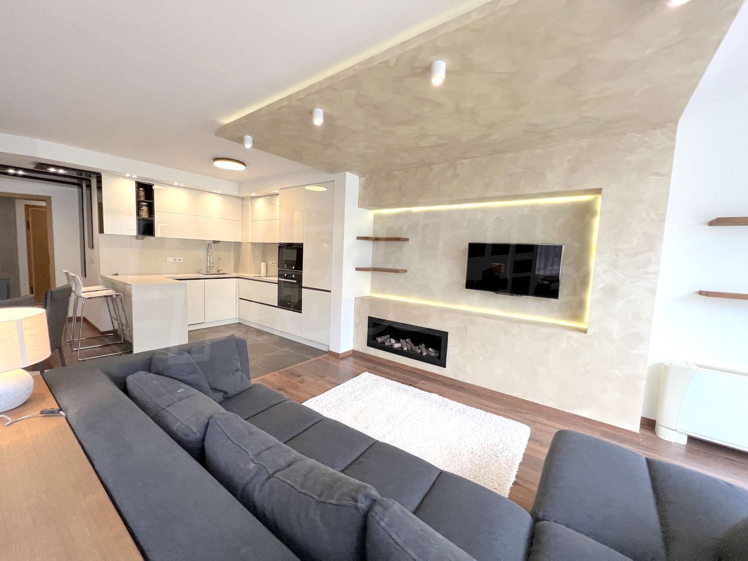 Gallery Picture 6