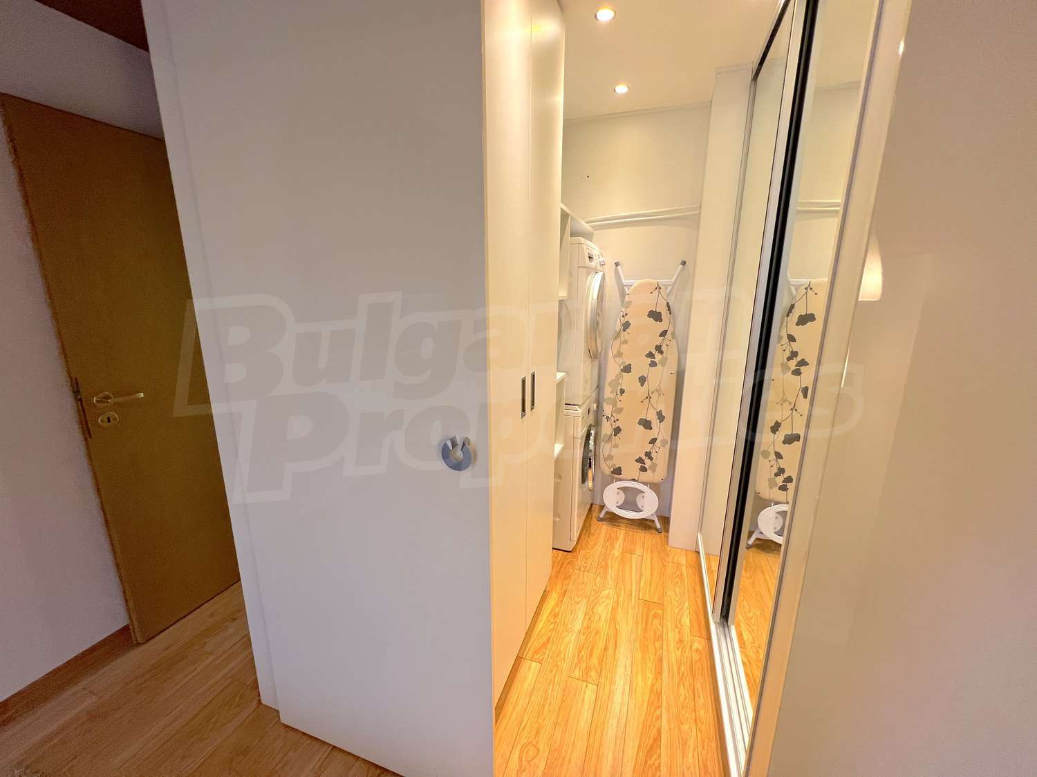 Gallery Picture 33