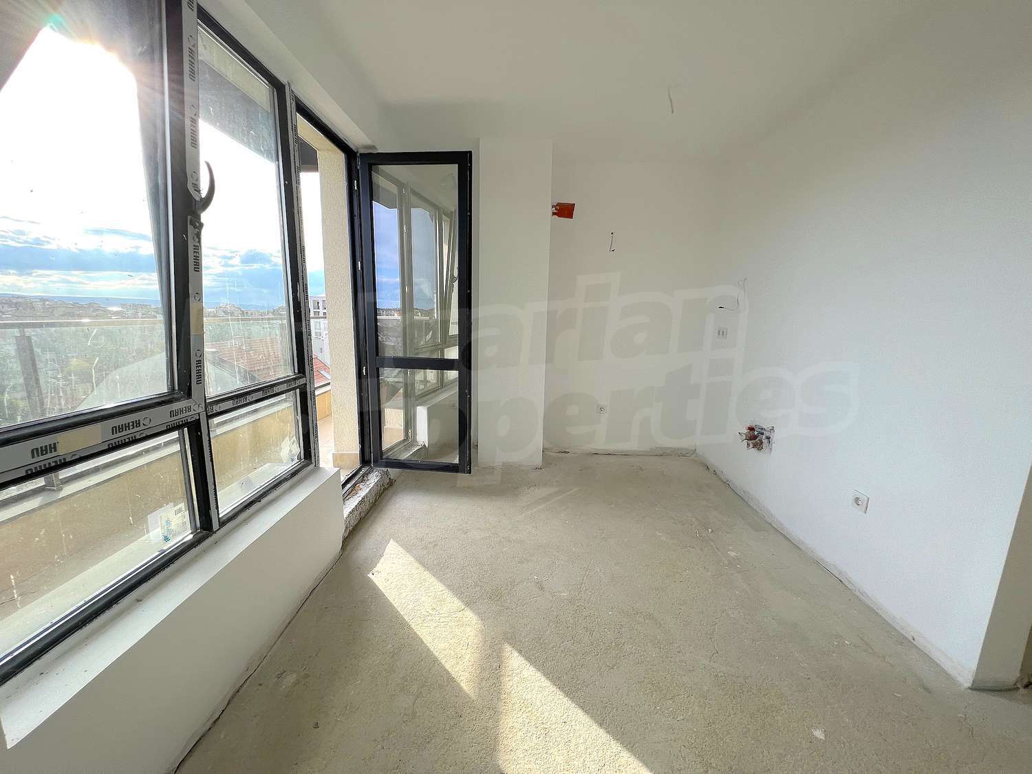 Gallery Picture 10