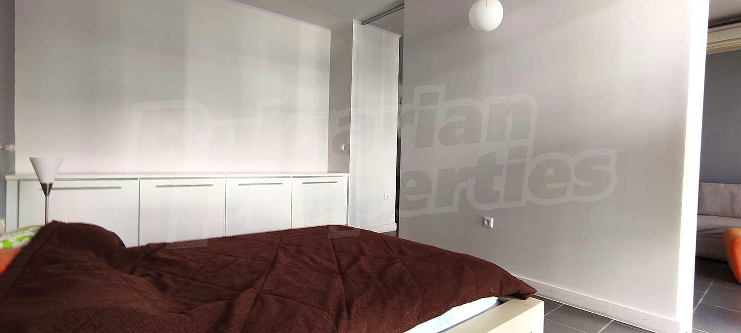 Gallery Picture 12