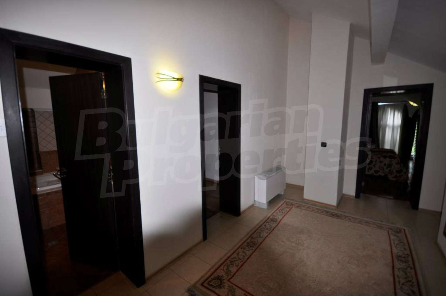 Gallery Picture 6