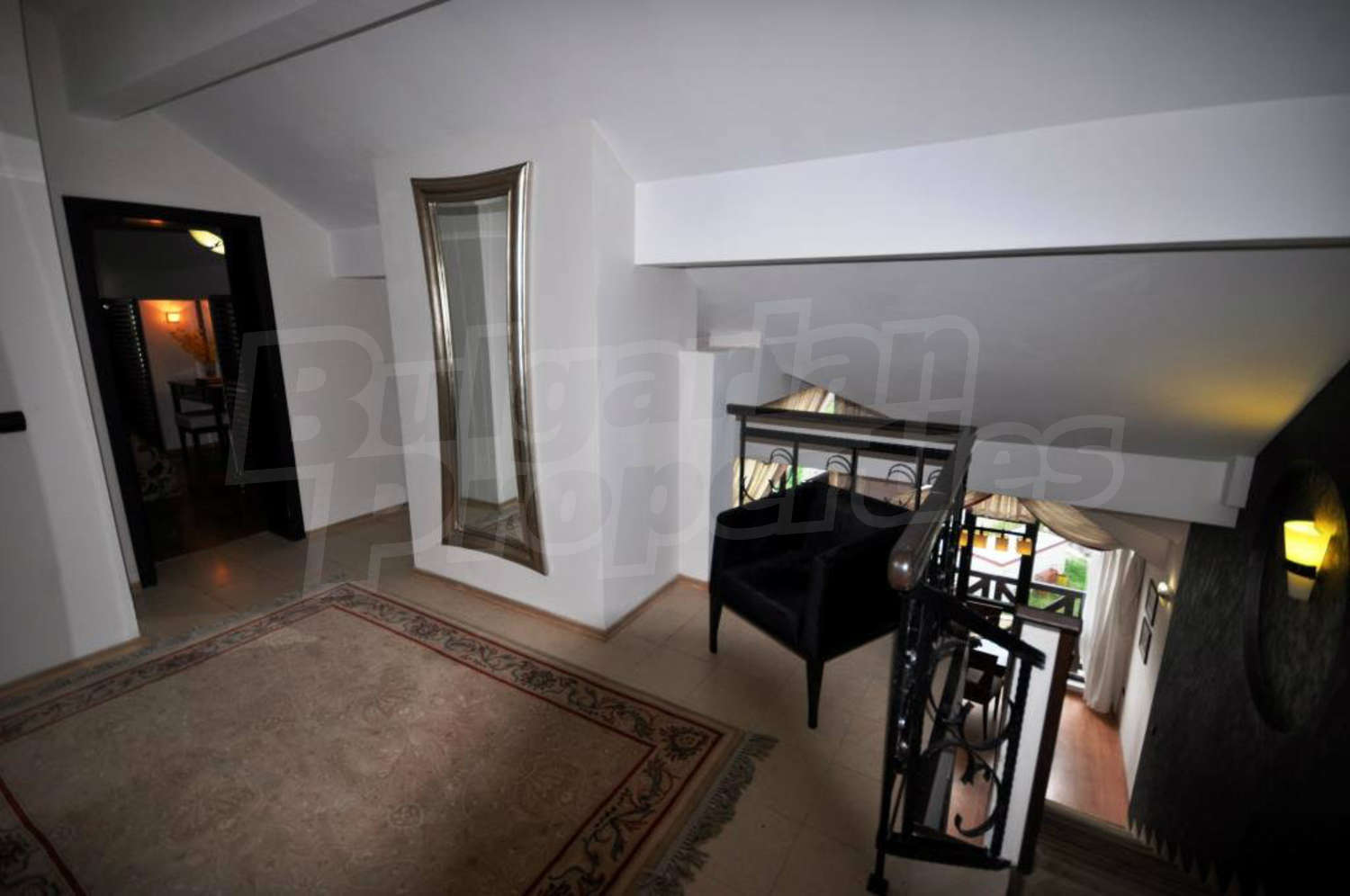 Gallery Picture 7