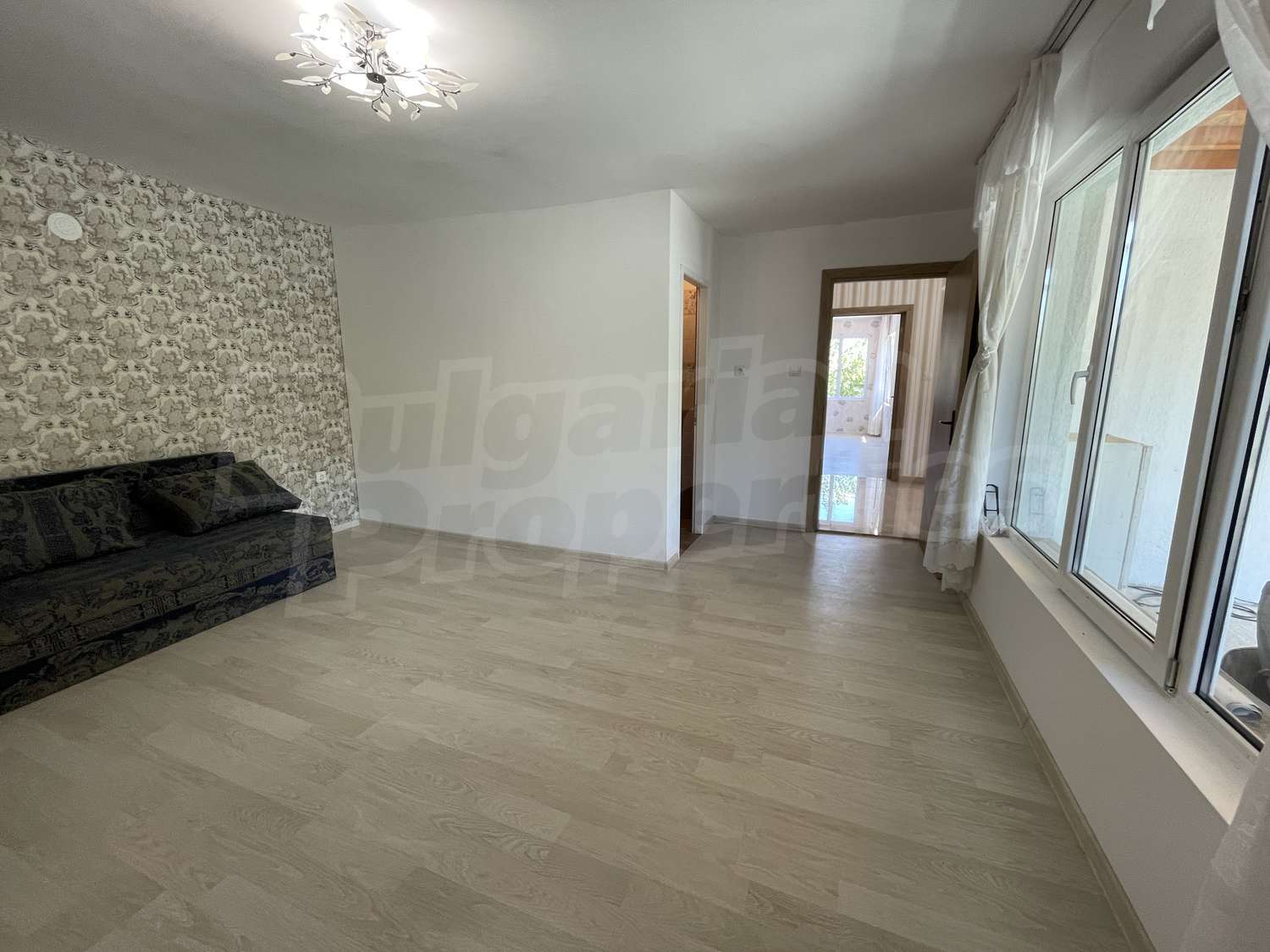 Gallery Picture 10