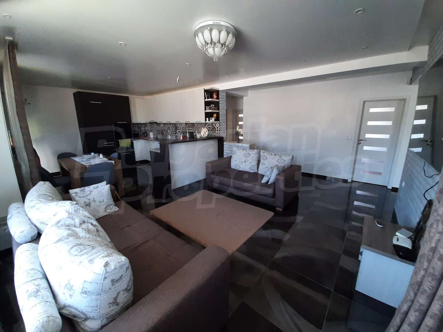 Gallery Picture 2