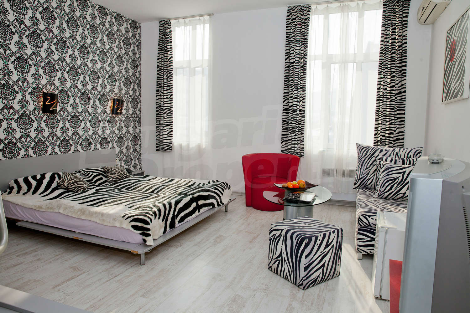 Gallery Picture 9