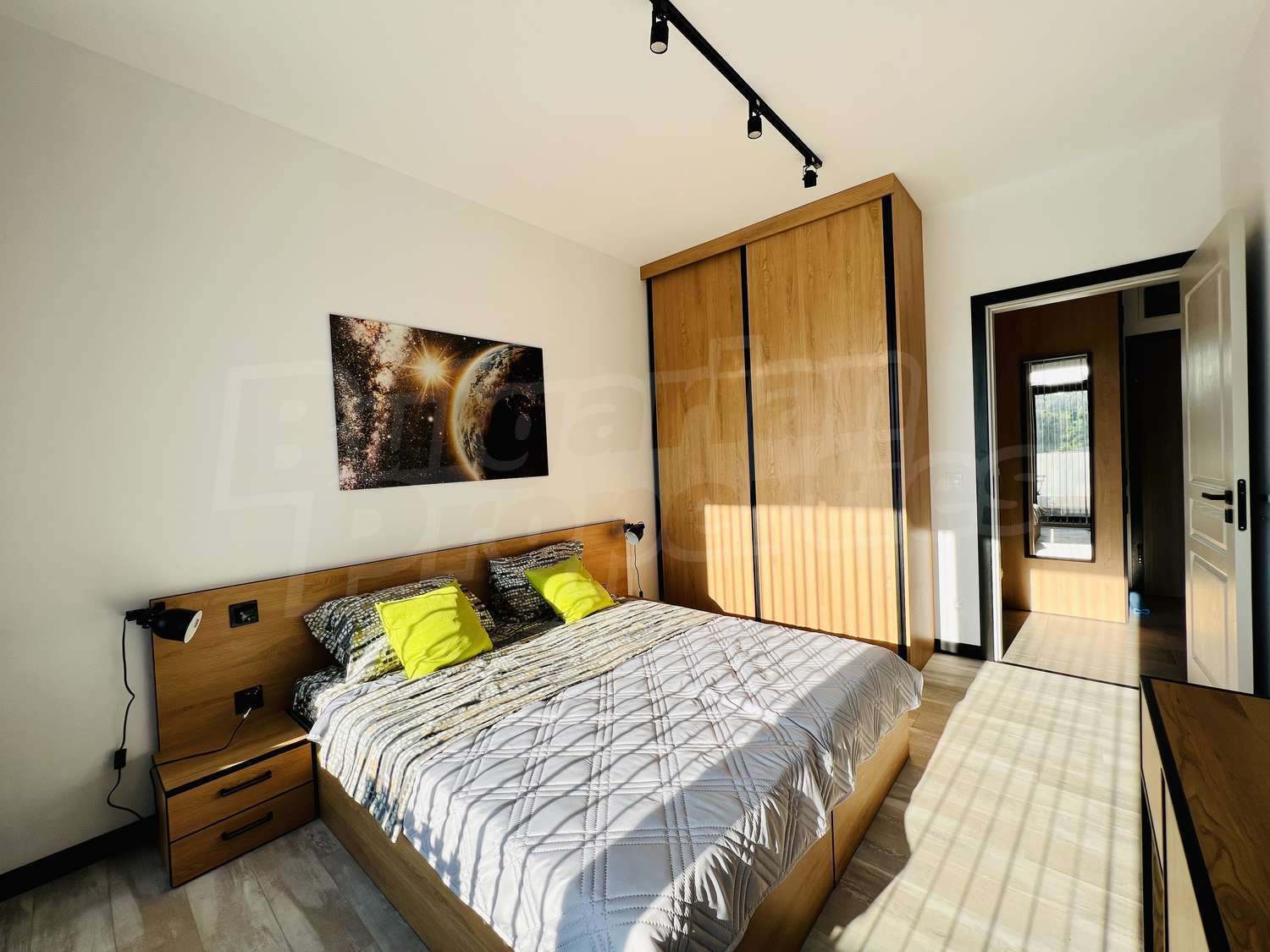 Gallery Picture 14