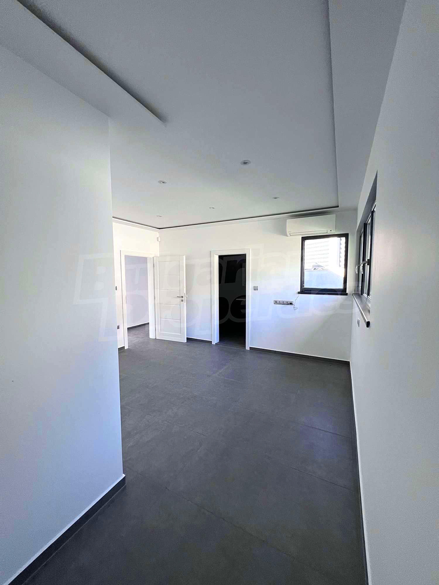 Gallery Picture 10