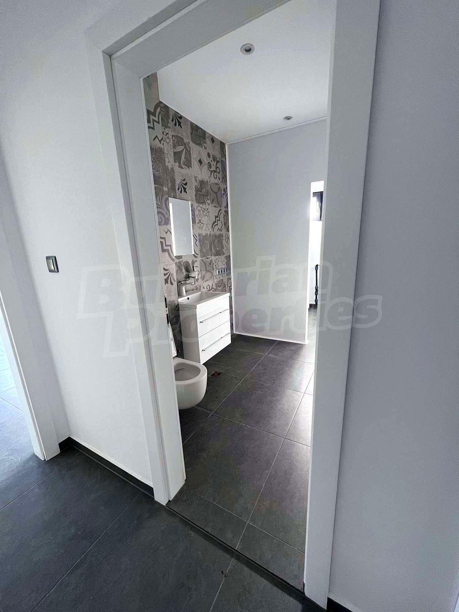 Gallery Picture 24