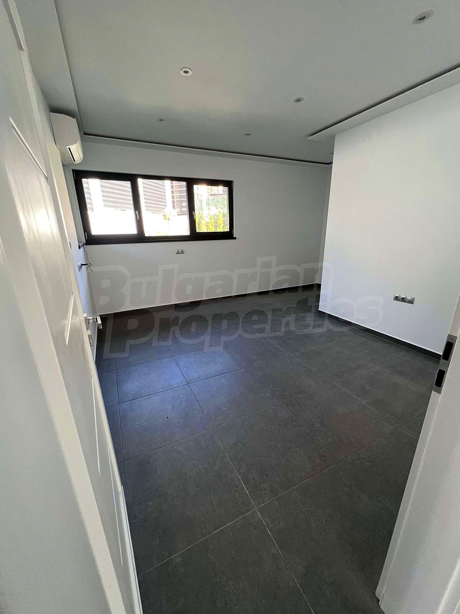 Gallery Picture 27