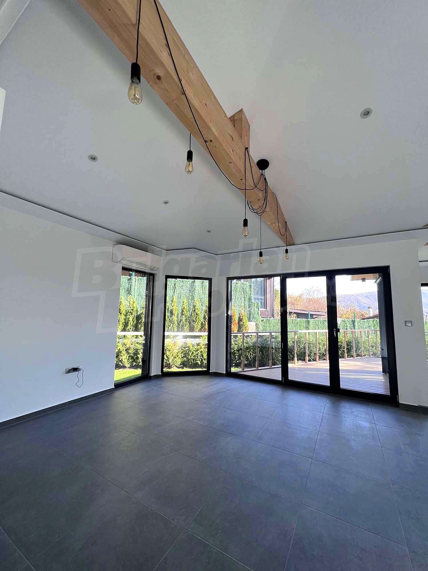 Gallery Picture 6