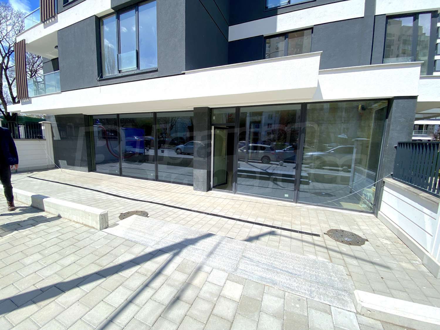 Gallery Picture 12